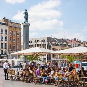 Hypercentre-2 Bedrooms Very Bright + Parking , Lille France
